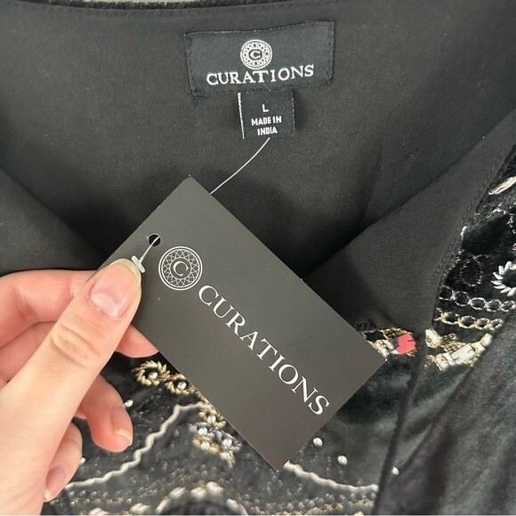 Curations Black Embroidered Velvet Blouse NWT Size Large - Picture 7 of 13